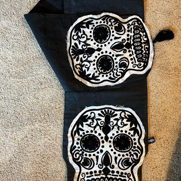 Halloween table runner - Picture 3 of 3